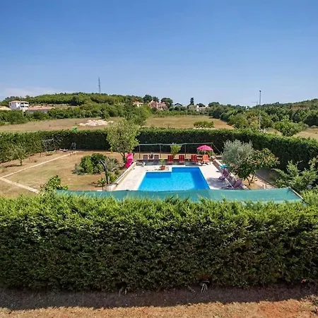 Apartment Leylandia