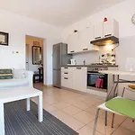 Leylandia House Канфанар
