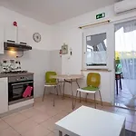 Leylandia House Апартаменты