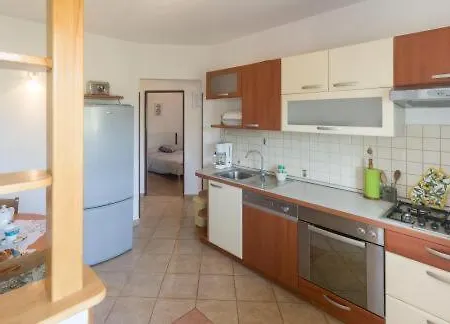 Leylandia Apartment