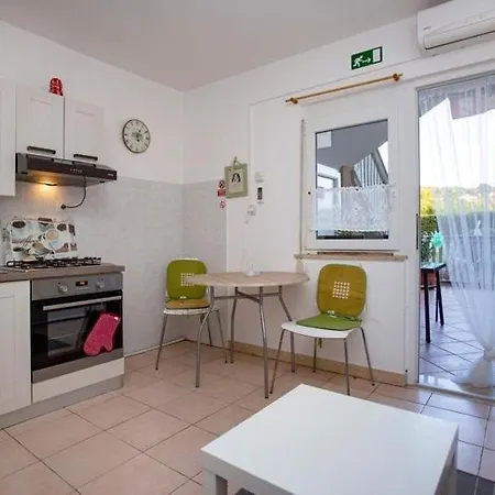 Leylandia Apartment